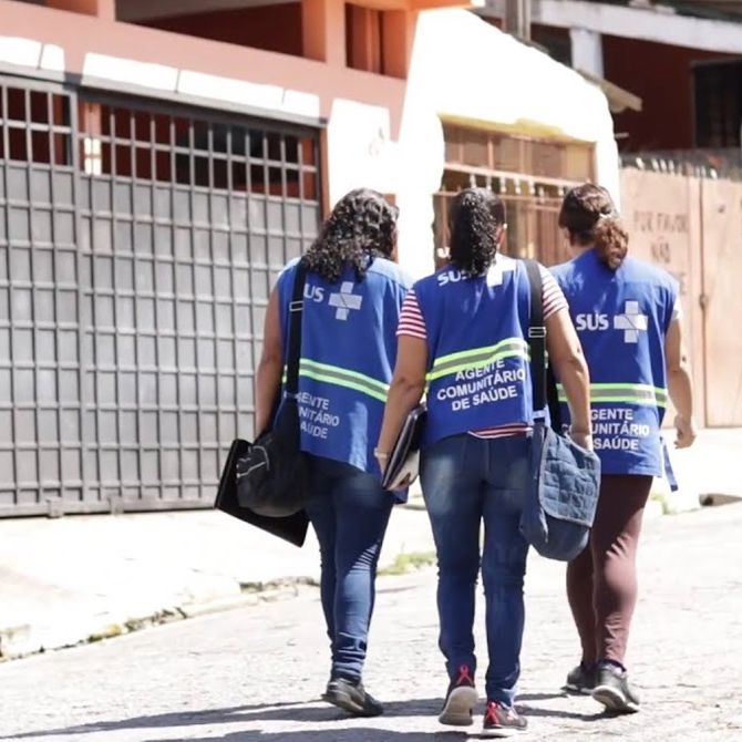 3 agentes de saúde