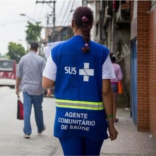 agente de saúde de costas